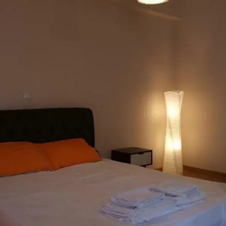 The Victoria Square Exceptional * Atenas