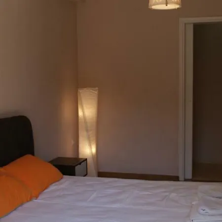 The Victoria Square Exceptional Apartment *